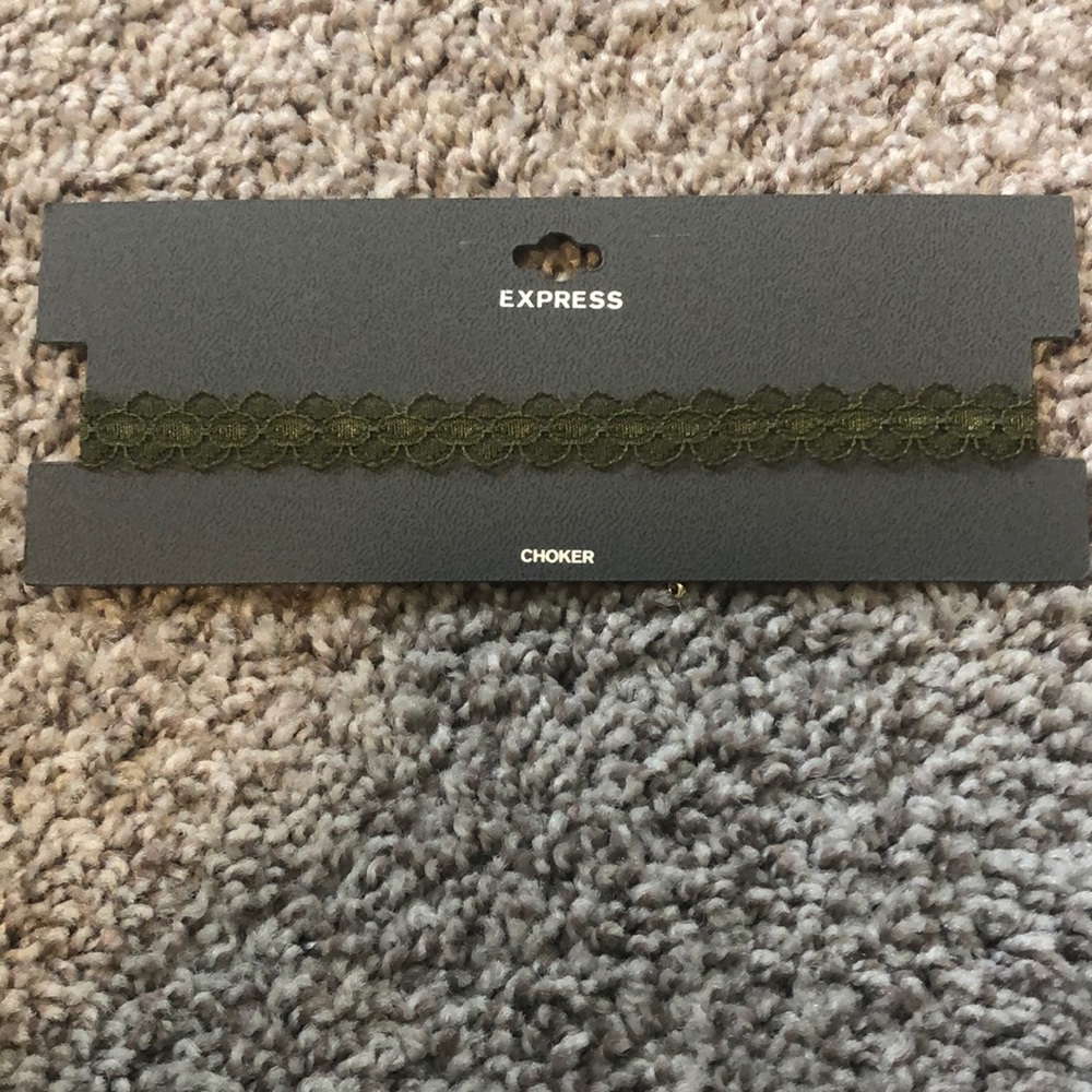 Express Green Choker